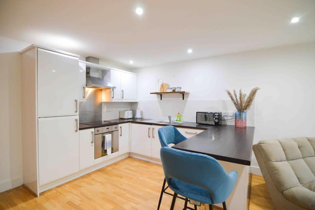 Cosy, Centrally Located Studio With Gated Parking! Loughborough Exterior photo